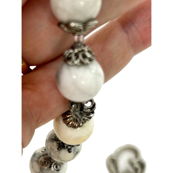 White Howlite Gemstone Beaded Bracelet Handcrafted Silver Tone Floral Grey Whte - Picture 14 of 17